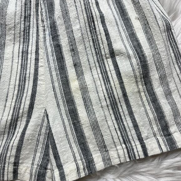Forever 21 Belted Striped Paper Bag Shorts White & Blue Size XS - Picture 4 of 5